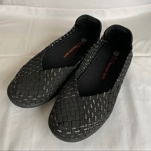 Bernie mev. Black girls ballet flat,size 33(1.5-2)